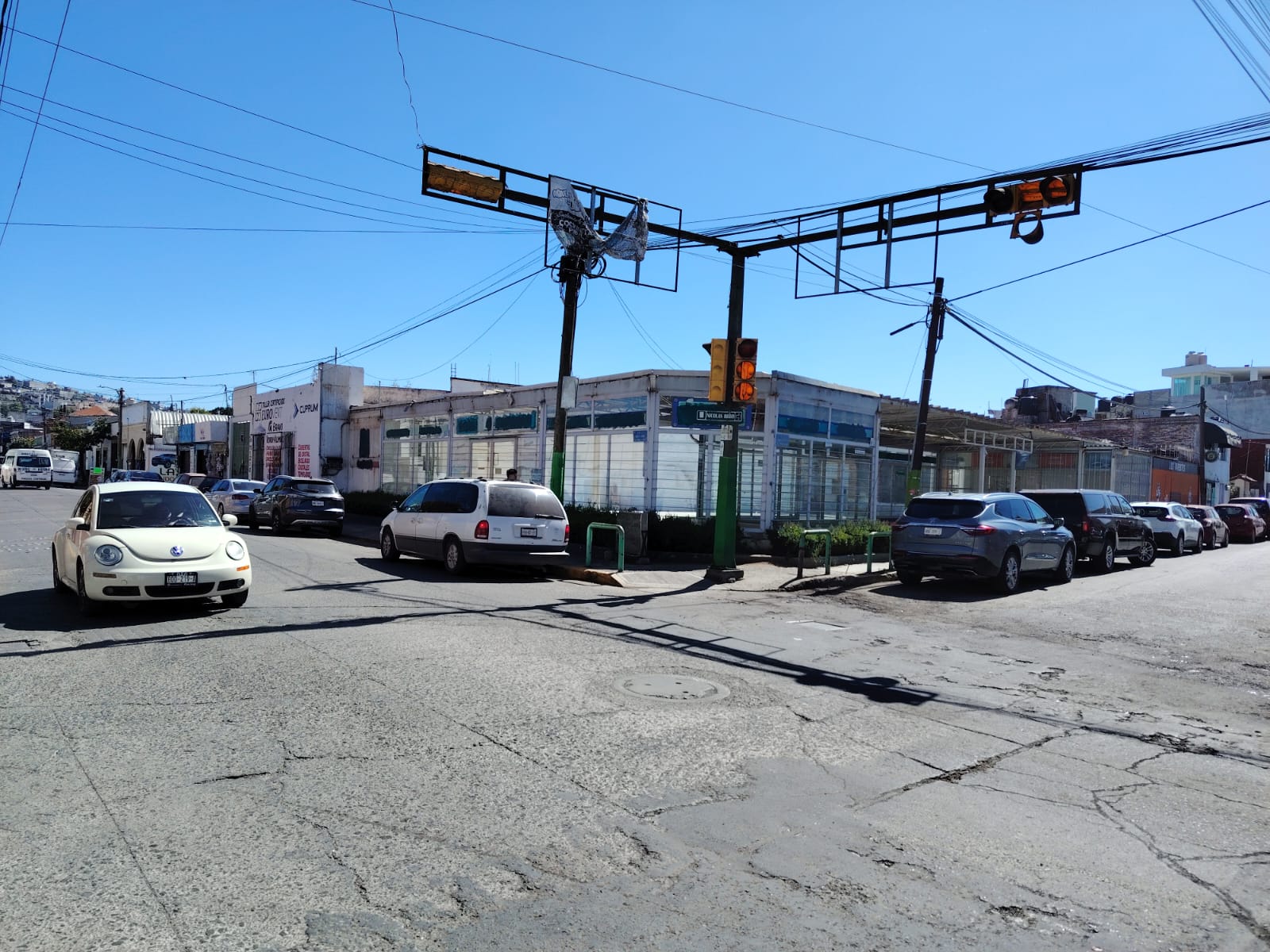 Tulancinguenses ven con nostalgia la desaparición de una de las sucursales de la histórica Ferretera Los Valientes. Esta esquina de Juárez y Bravo, que la ocupó por al menos dos décadas ahora luce desolada.